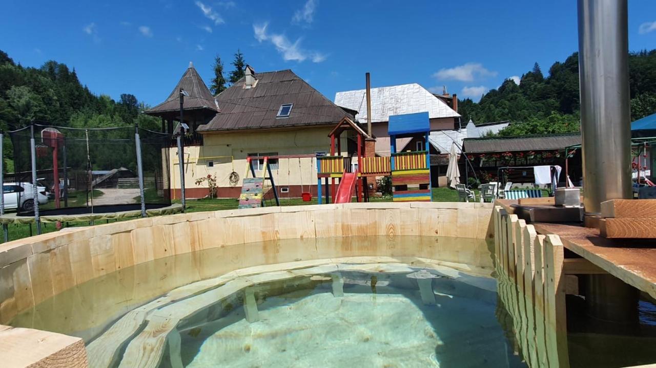 מלון Podu Dimbovitei Casa Petruta Dambovicioara מראה חיצוני תמונה